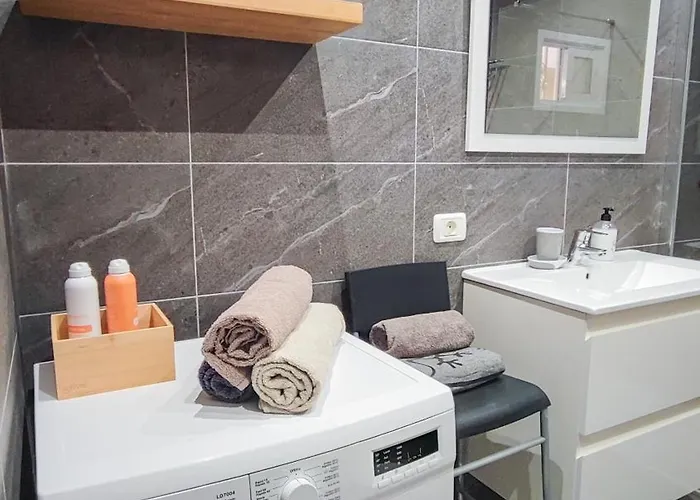 Mareverde With Pools And Bar - Fanabe